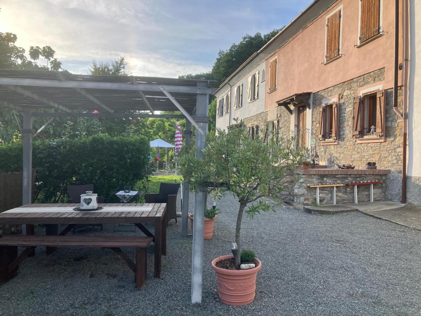 Casa Petra - Casa Tre Stelle - Casa Caneva - Ferien Fuer 6-14 Personen Ponti Exterior photo